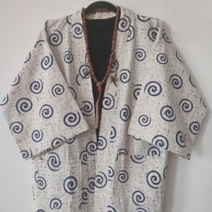 White Japanese Haori with Navy Swirls UK Haori UK Japanese Haori UK Japanese Yukata UK Japanese clothing UK Japanese fashion UK kimono UK Animetal