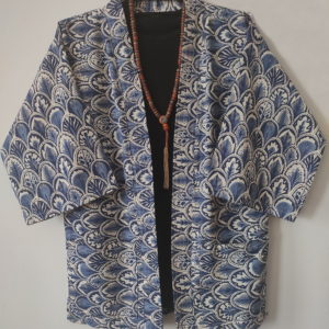 White and Navy Japanese Haori with Traditional Japanese Pattern UK Haori UK Japanese Haori UK Japanese Yukata UK Japanese clothing UK Japanese fashion UK kimono UK Animetal